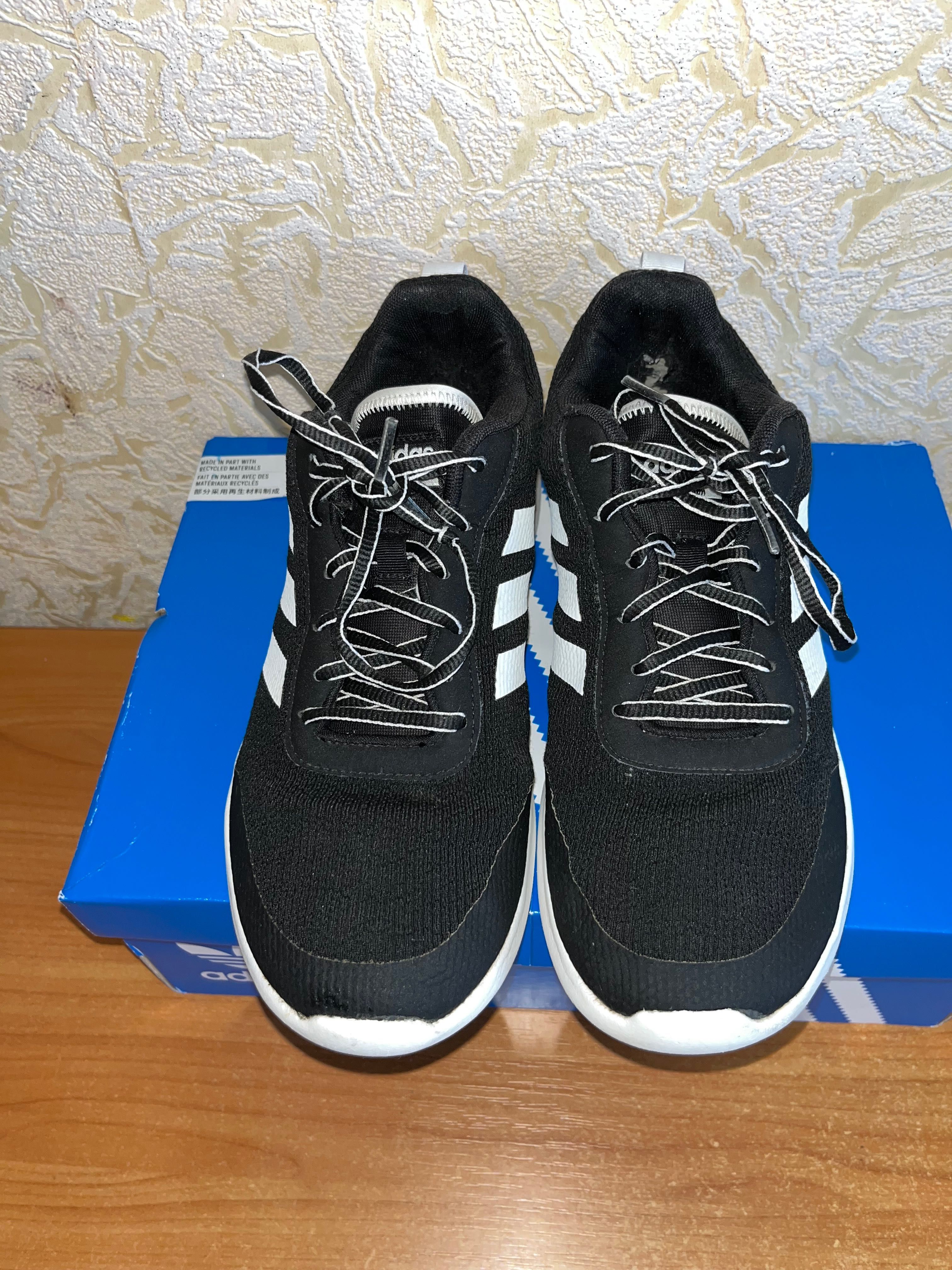 Кросівки Adidas р. 40, уст. 25 см кроссовки