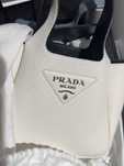 Bolsa cesta da Prada, de mão