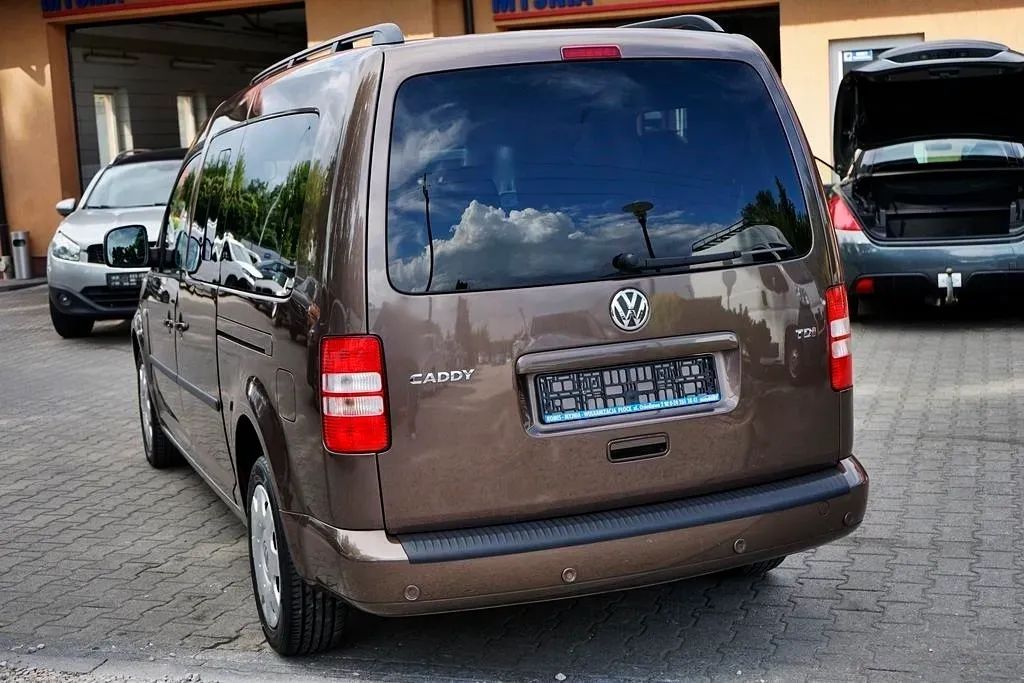 Volkswagen Caddy 1,6TDI MAXI, Klima, 7 osób,2011r.