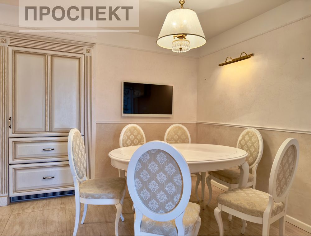 Продаж 4-х кімн.квартири з Авторским ремонтом вул. Петропавлівська .