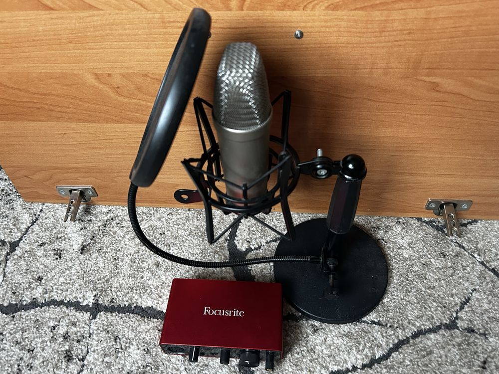 SPRZEDAM ZESTAW - Mikrofon Rode NT1a + Interfejs Focusrite Scarlett