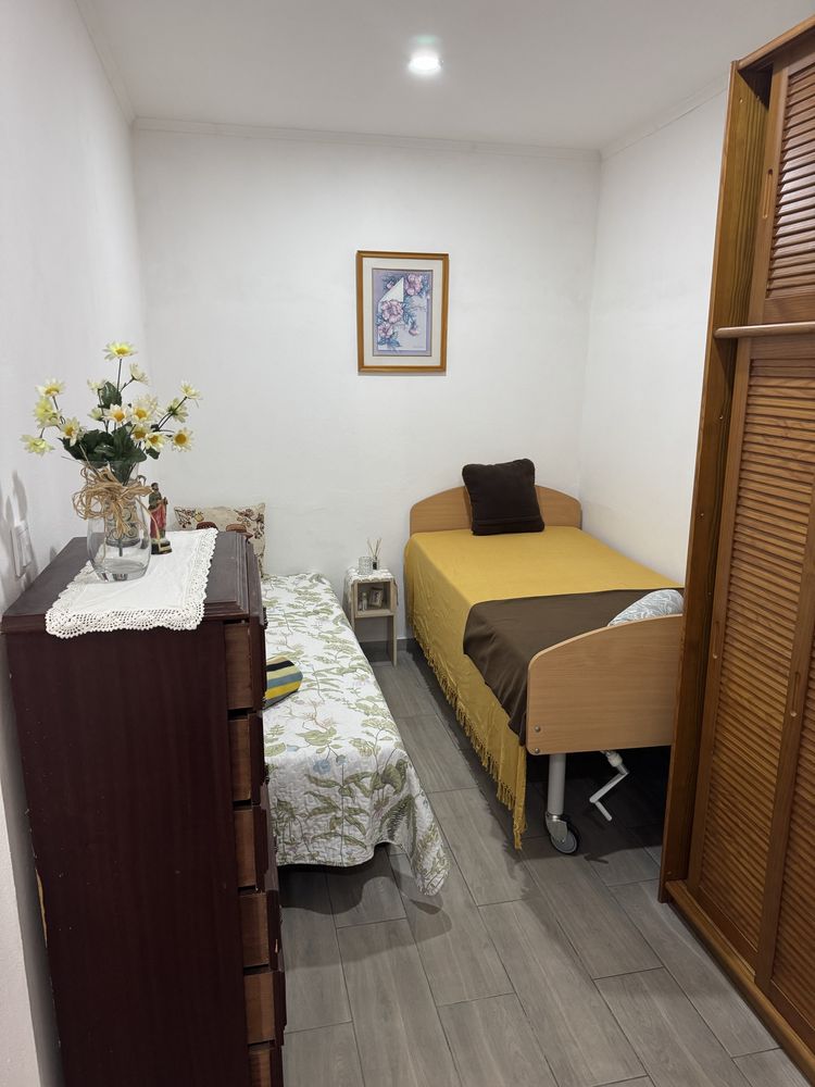 Recheio de casa em excelente estado