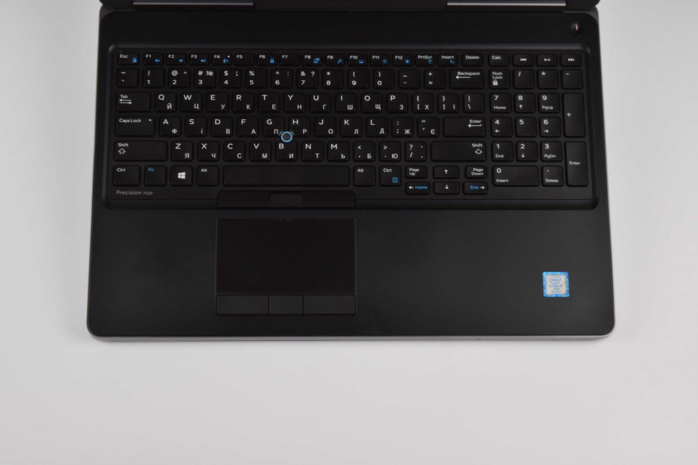 Dell Precision 7520 4k UHD i7-7820HQ M2200 16/32/64гб ssd+hdd Ноутбук