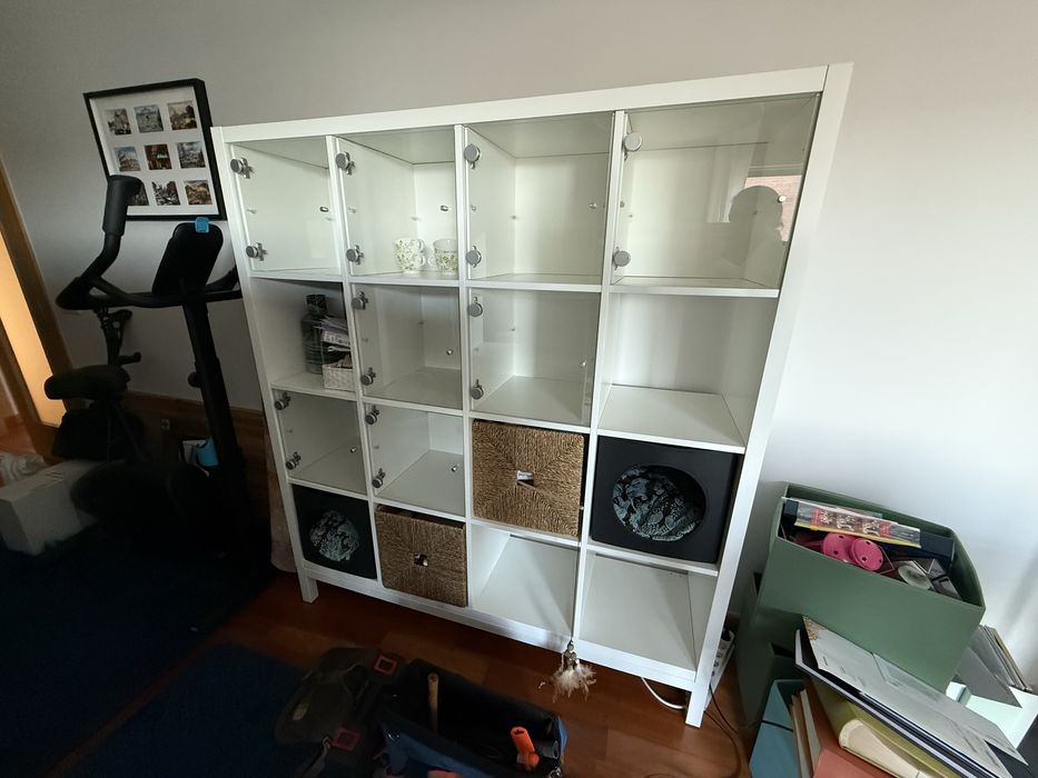Estante de Cubos Kallax 4x4 c/ portas vidro