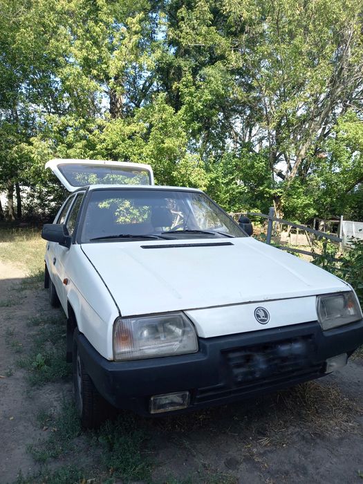 Автомобіль шкода