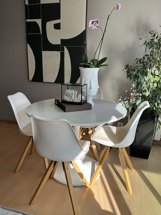 Mesa  redonda como nova