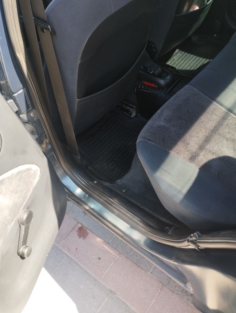 Продається надійний автомобіль Форд ескорд