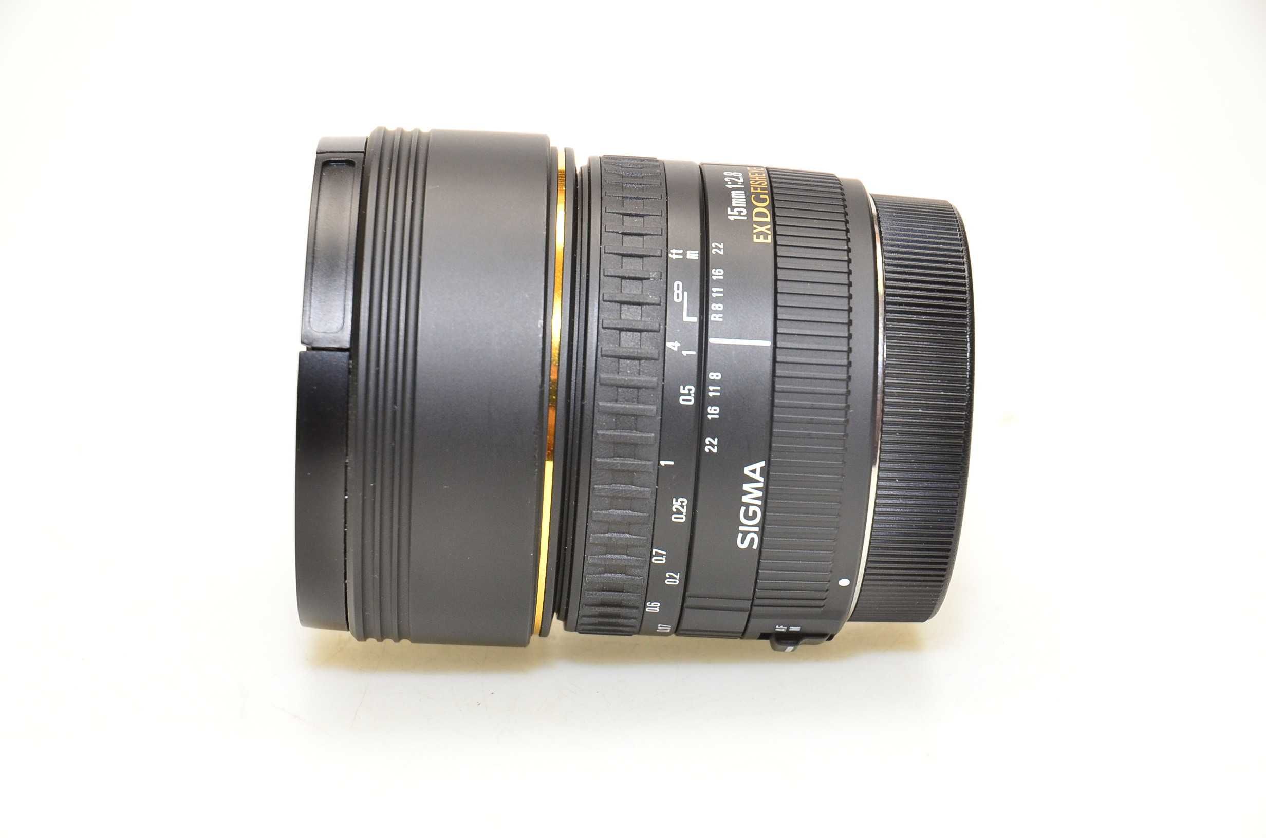 Obiektyw Sigma Canon EF 15mm F2.8 EX DG