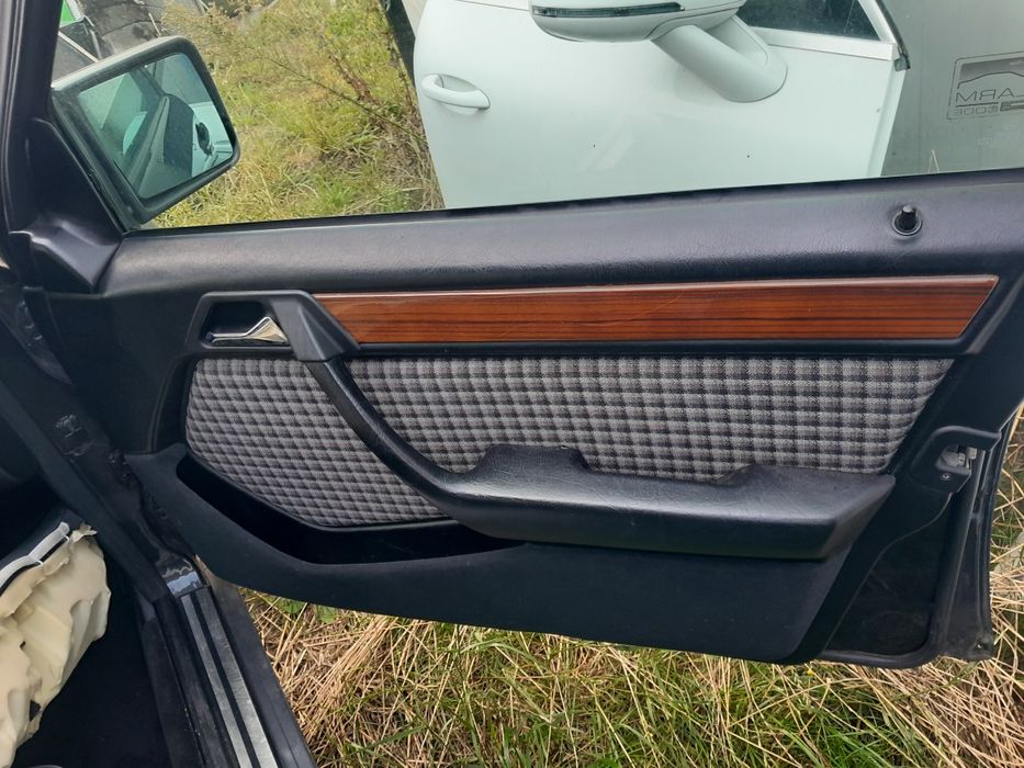 Mercedes w 124 cześci klima maska drzwi szyber fotele 95r