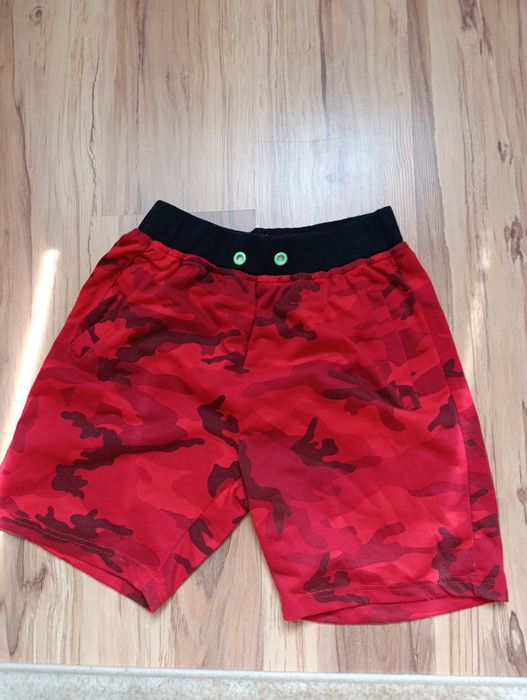 Męskie spodenki dresowe moro czerwone szorty M 38