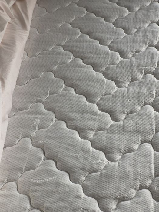 Cama de individual com colchão