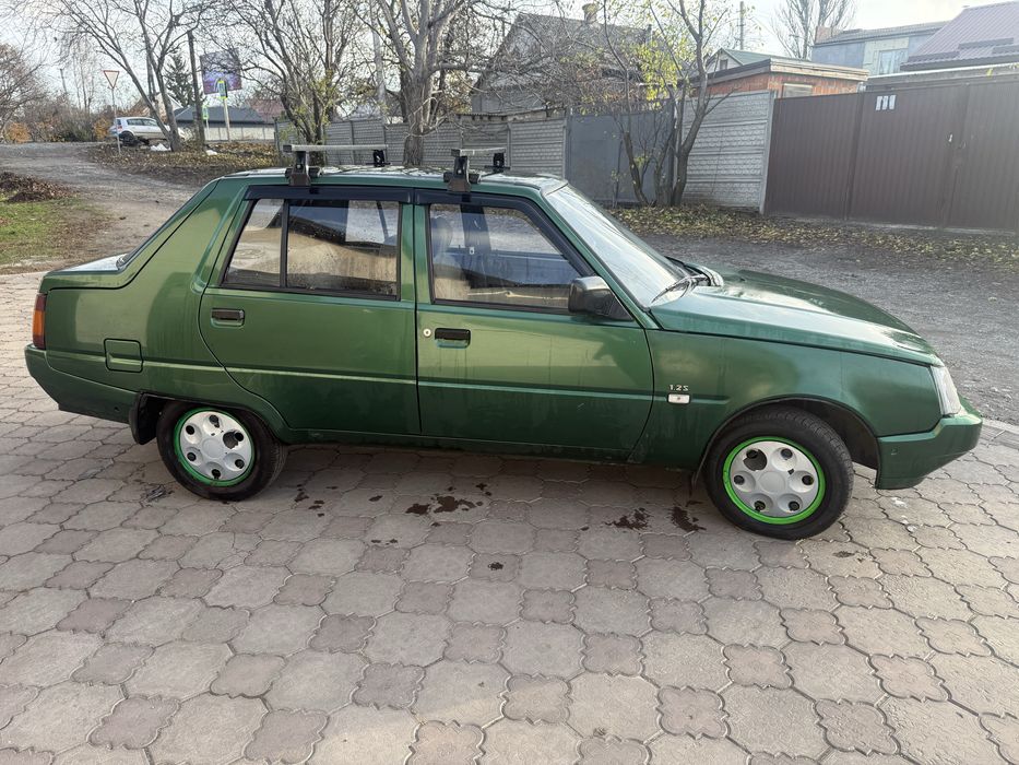 Заз Славута 2003 год. 1.2 Бензин.