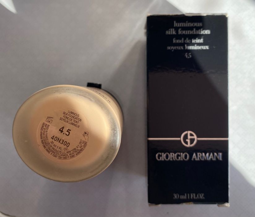 Base LUMINOUS SILK Giorgio Armani