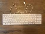 Teclado com fio Apple