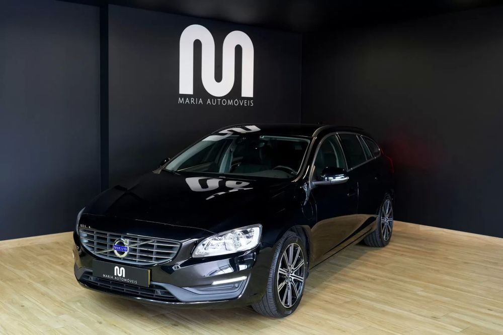 Volvo V60 2.4 D6 Momentum AWD Phev
