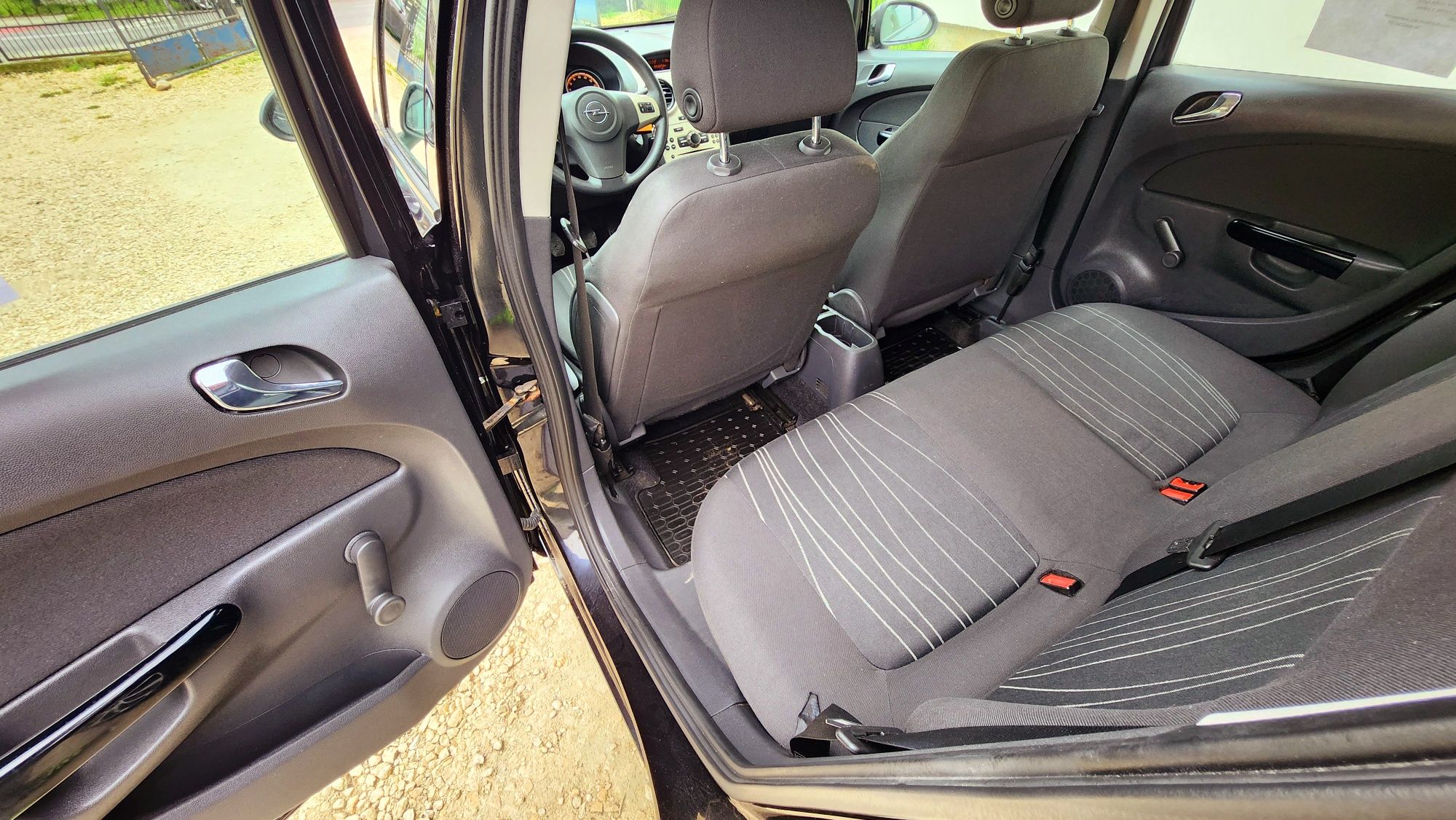 Opel Corsa tylko 130000 Przebiegu