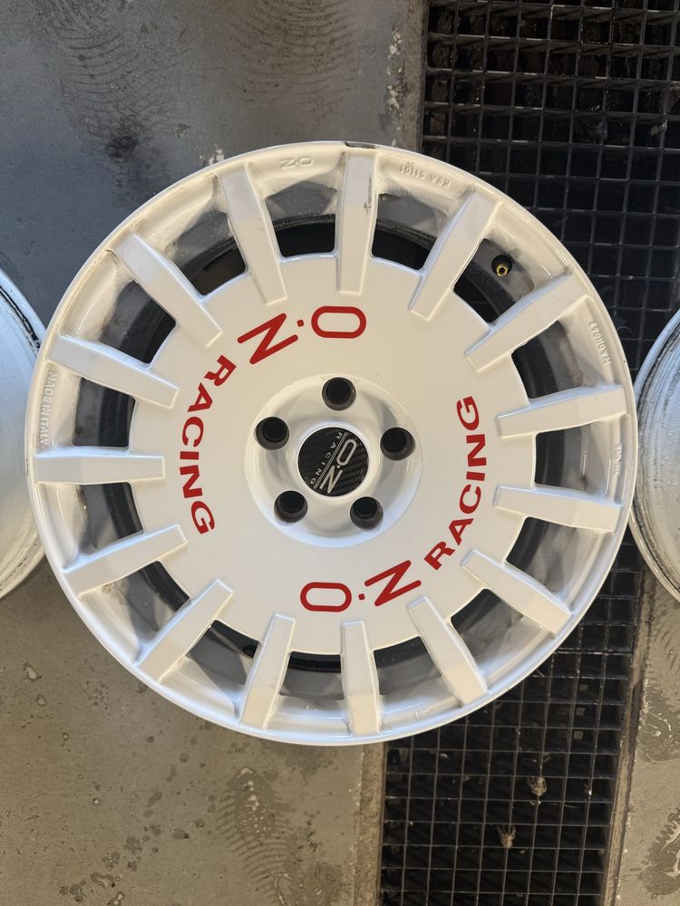 Felgi OZ RACING Rally 18 x 8j 5x114,3