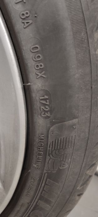 Koła, felgi oryginał Toyota 17, 5x114.3, opony letnie Michelin 225/45