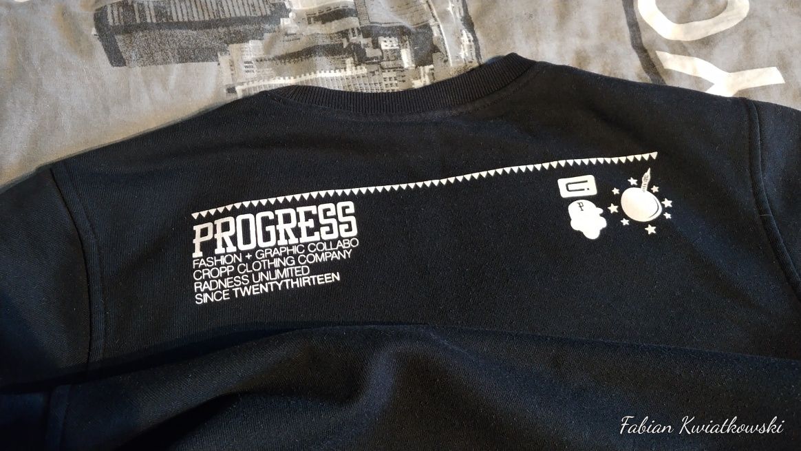 Bluza Cropp Progress NO°13 Legendary Classic