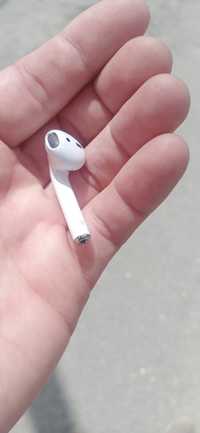 Наушник airpods найден