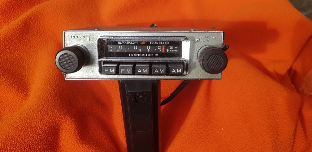 Auto rádio antigo Sankoh 6 e 12 Voltes