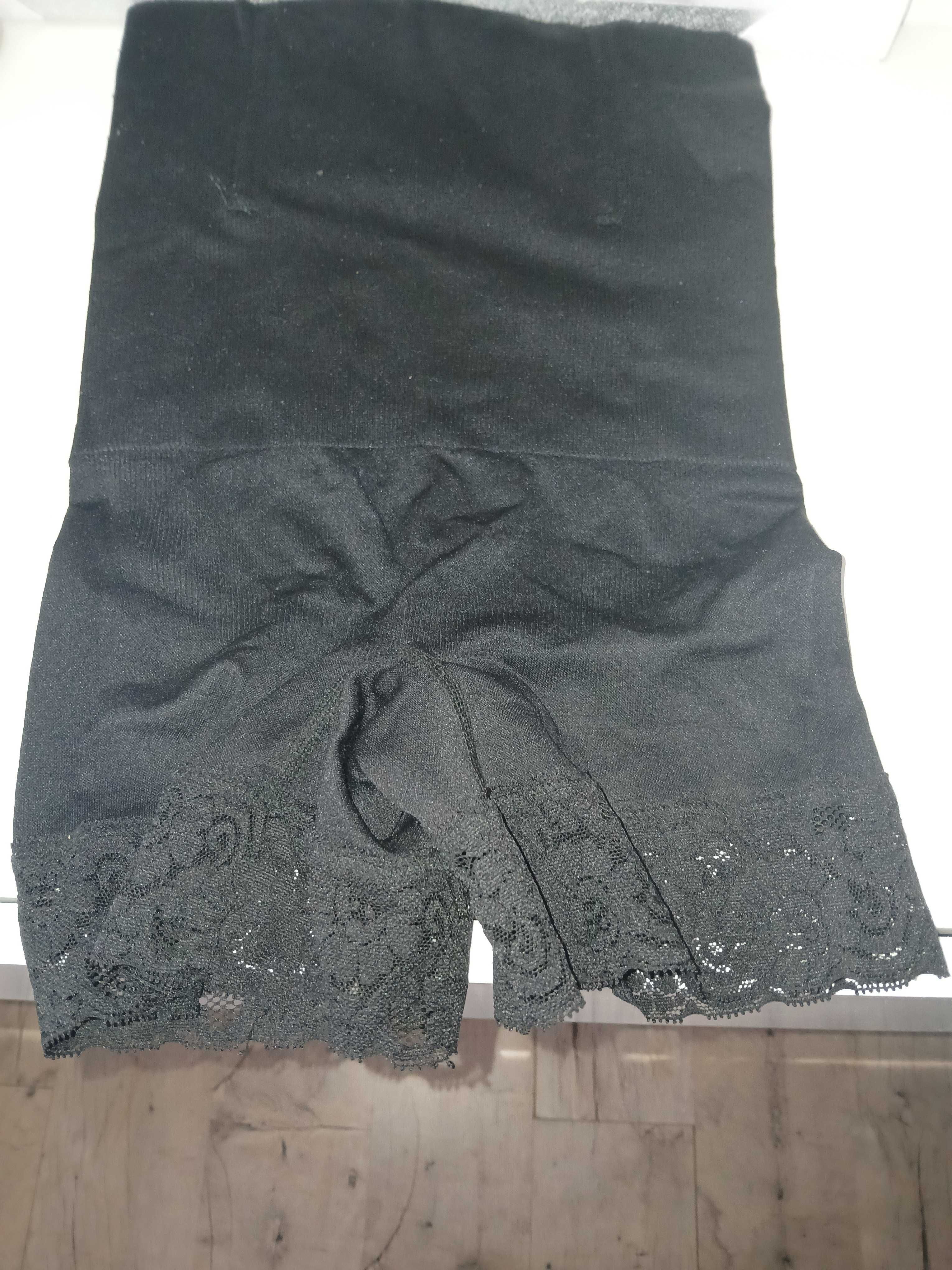 Czarne majtki modelujace wyszczuplajace push up Bellati S