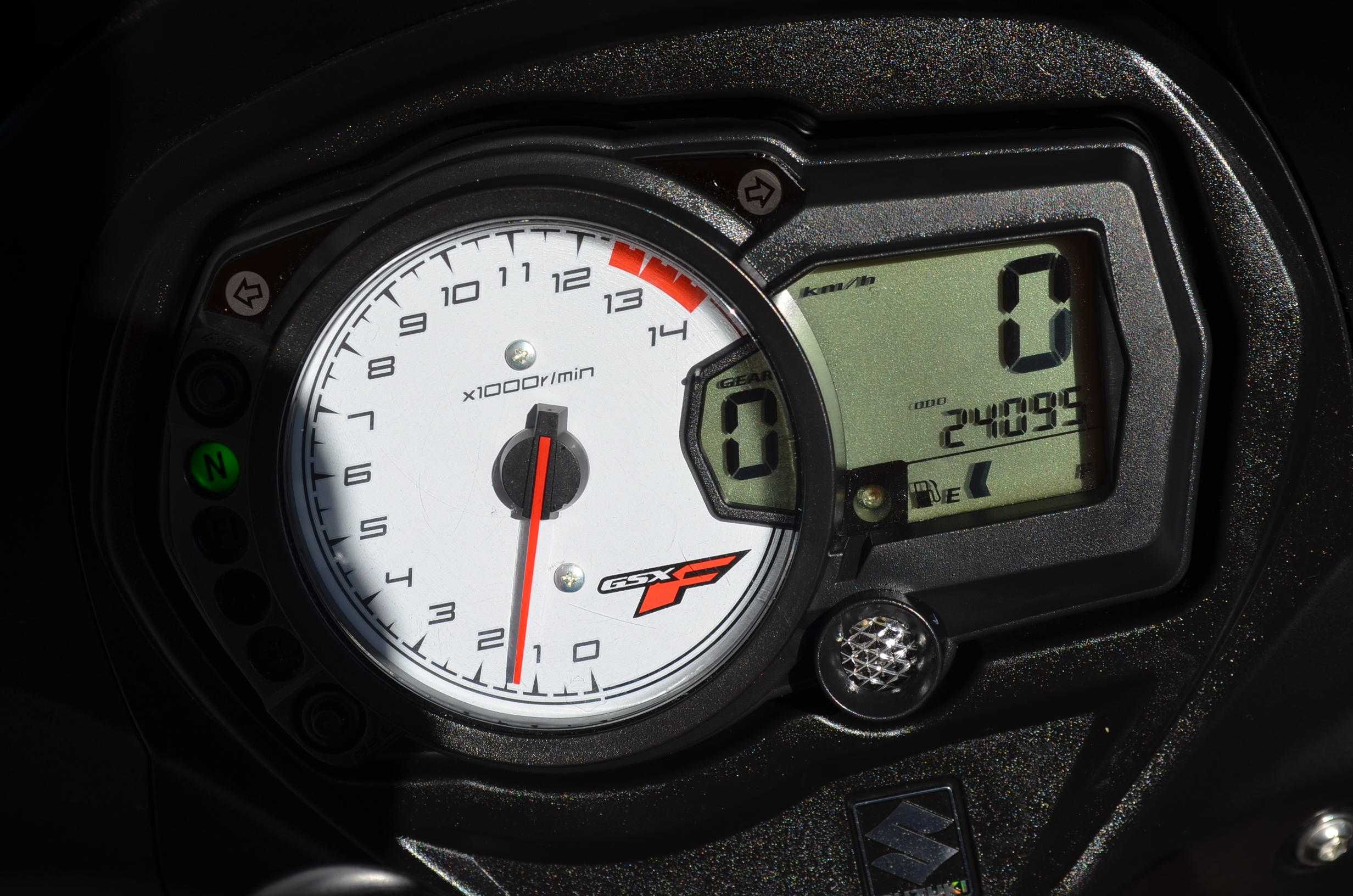 Suzuki GSX 650 F 24 tys. akcesoria