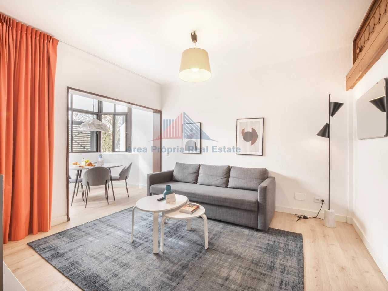 Vende-se Apartamento T2 em Cascais com mobília