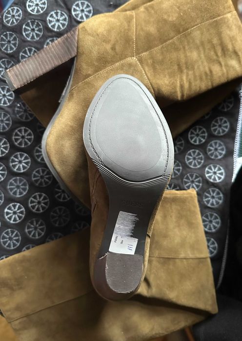 Продам замшеві ботфорти бренду Guess