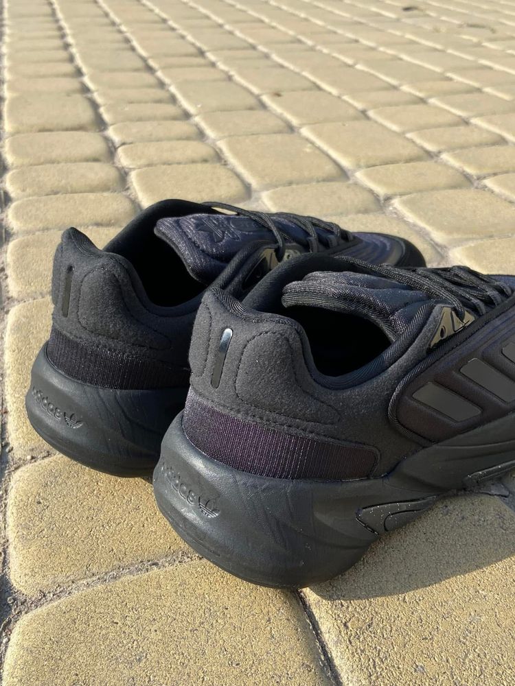 Кросівки Adidas Ozelia чорні 44,45,персик 36-41