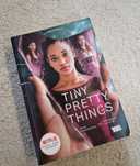 Tiny pretty things książka Netflix