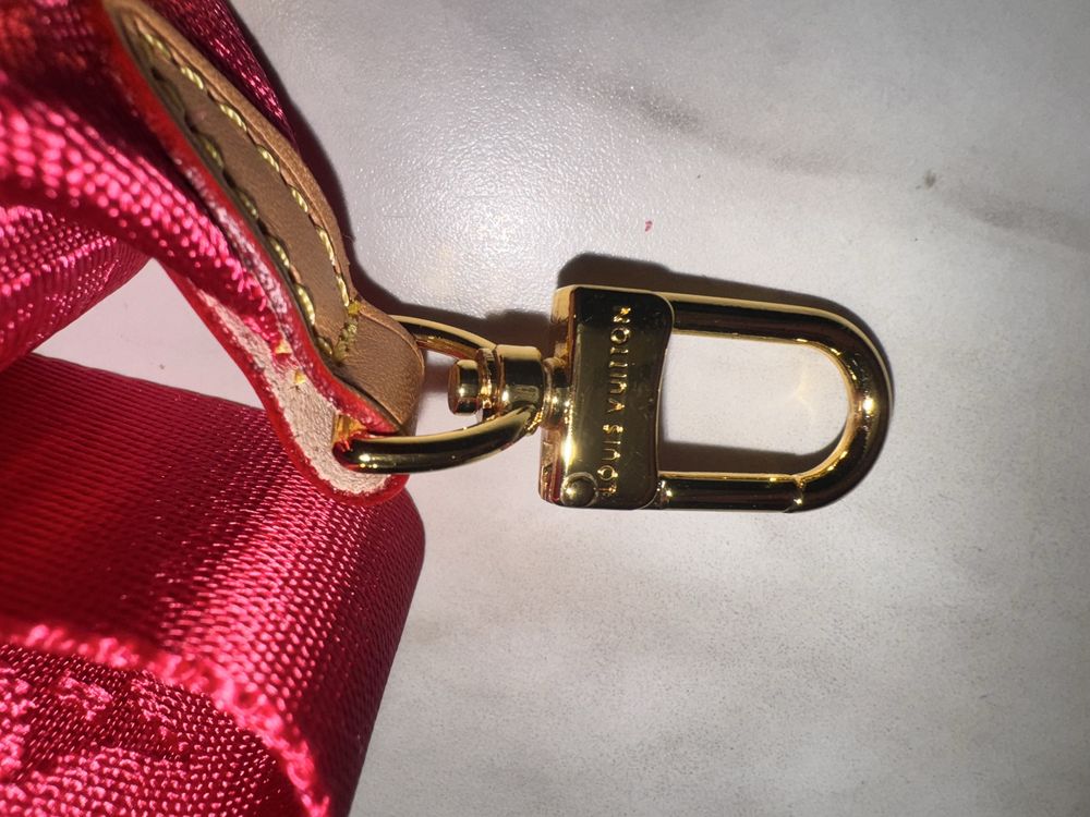 Сумка кросбоди LV coussin в наличии