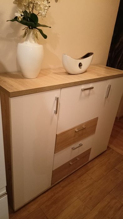 Komoda z barkiem biało beżowa