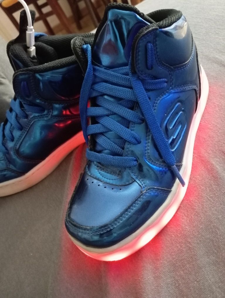 Tênis skechers energy