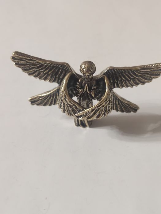 Figurka z metalu mosiądz Anioł chłopiec wysokość 3,5 cm