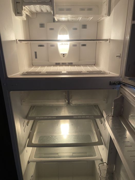 Продам большой семейный холодильник в хорошем состоянии