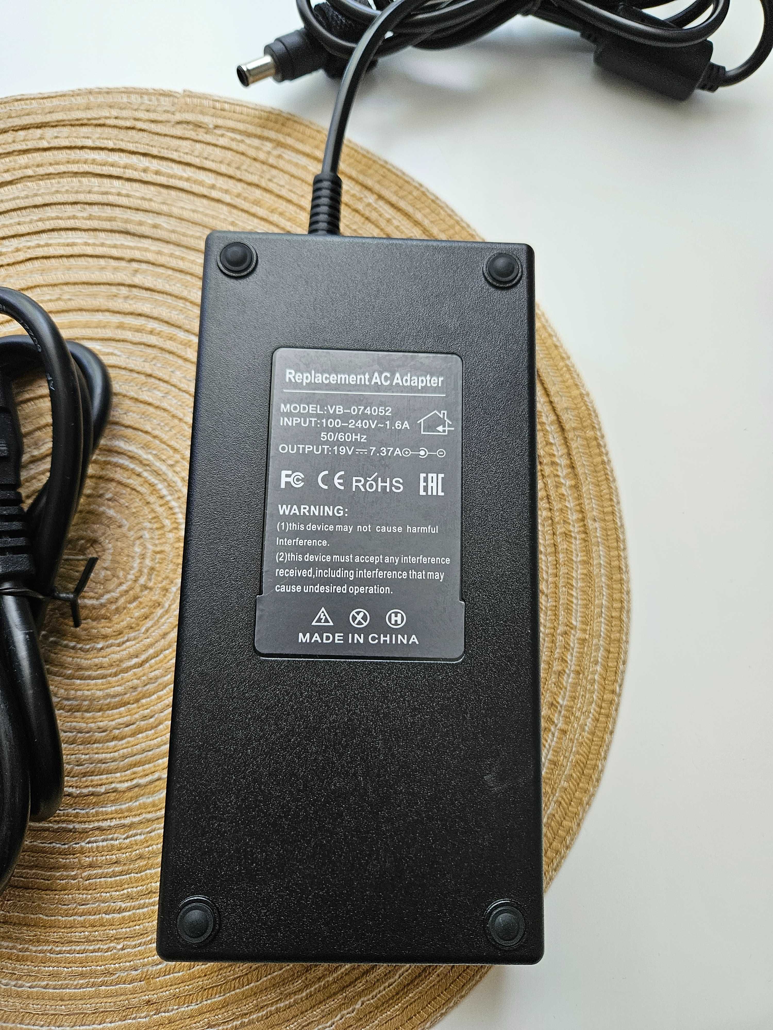 Блок живлення 140W для моніторів LG та інших, і ноутбуків 19V