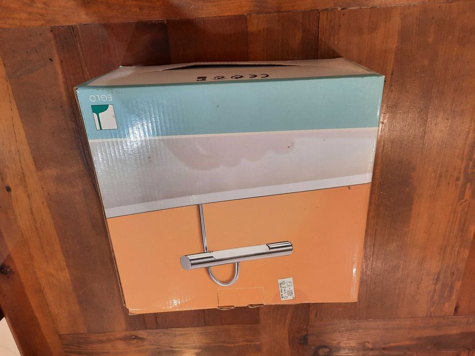 Aplique cromado novo