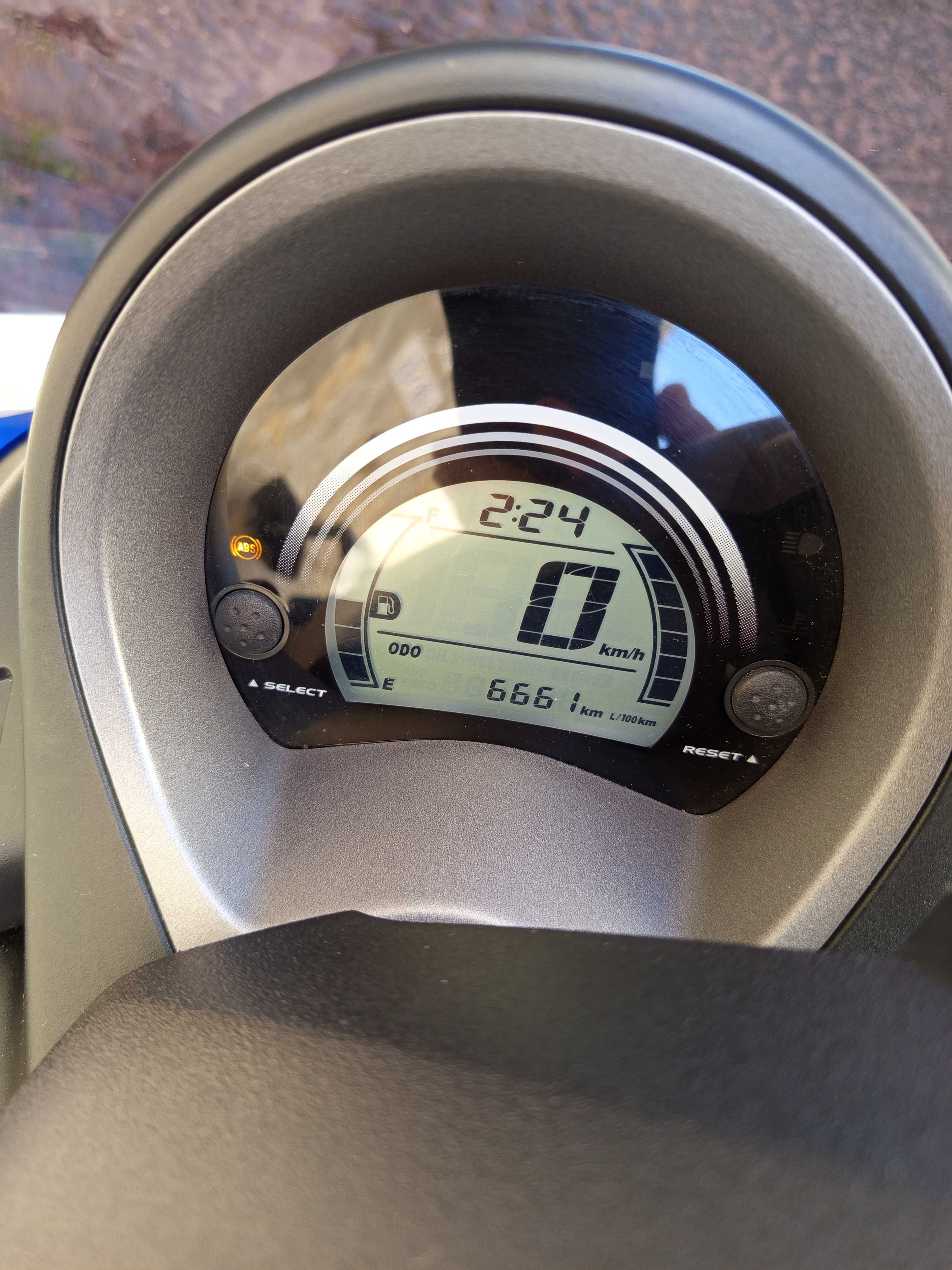 Troco N max como nova por carros Smart