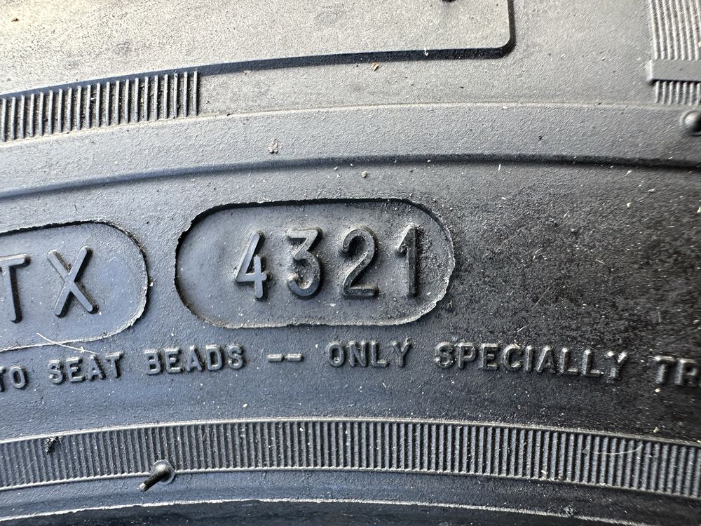 4X Michelin Agilis 215/60 R17C