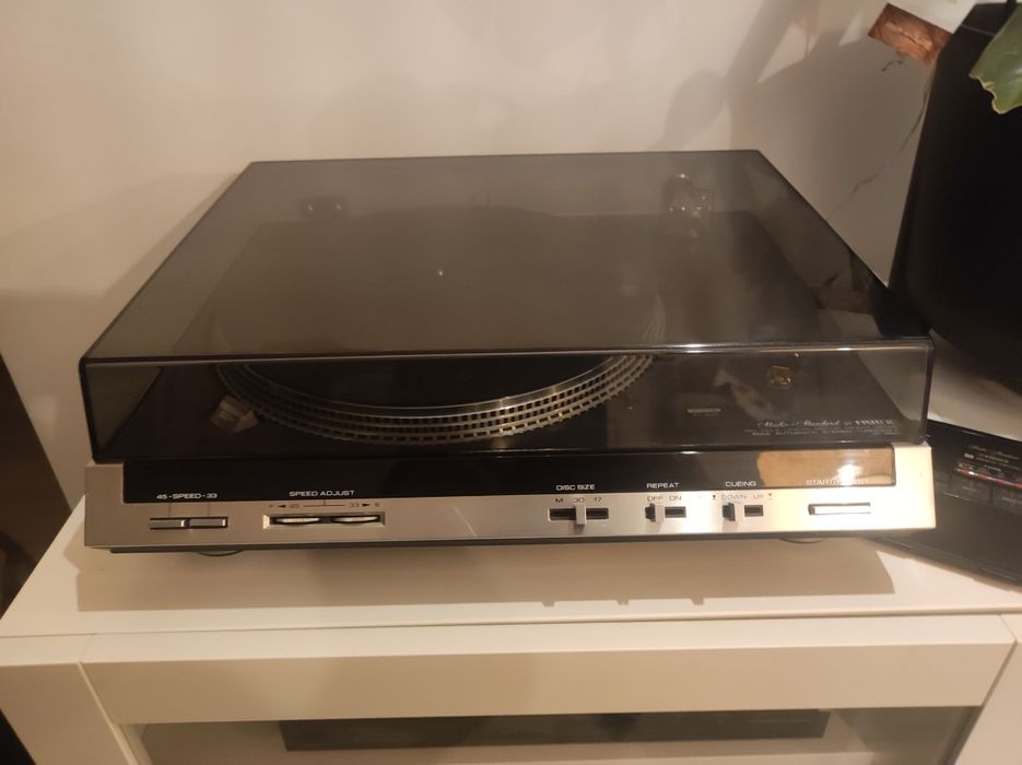 Gramofon fisher MT-6440