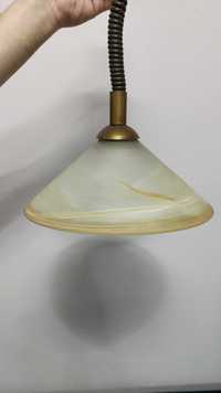 Lampa kuchenna szklana obniżana klosz mleczno -bursztynowy.