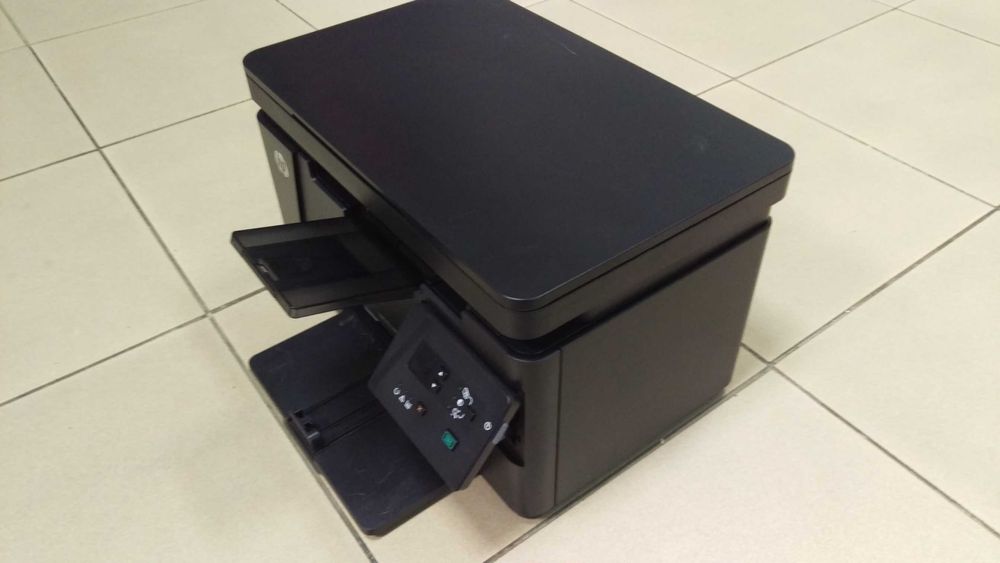 Лазерний БФП HP LJ M125a з картриджем, лотками і кабелями !