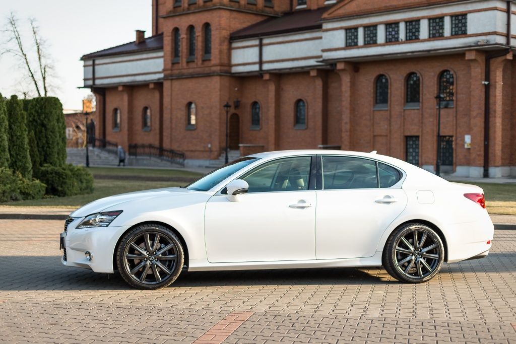 Auto do ślubu Lexus GS