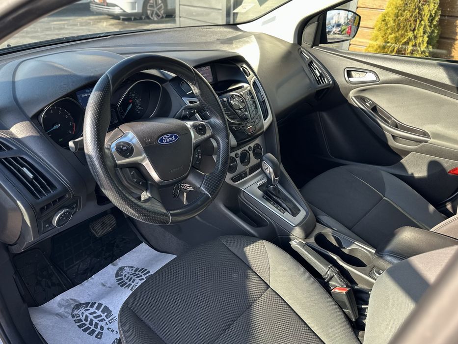 FORD FOCUS 2012 року, 2.0 бензин, автомат, передній привід.