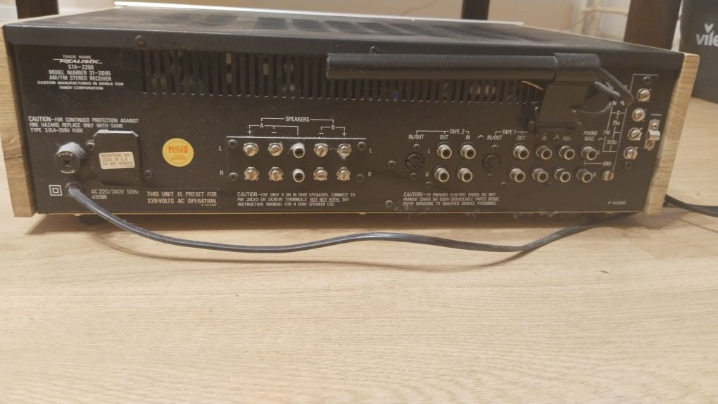 Amplituner Realistic STA-2250