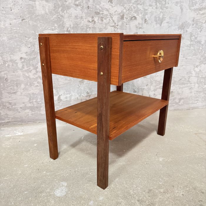Komplet duńskich stolików nocnych z lat 60. – drewno tekowe