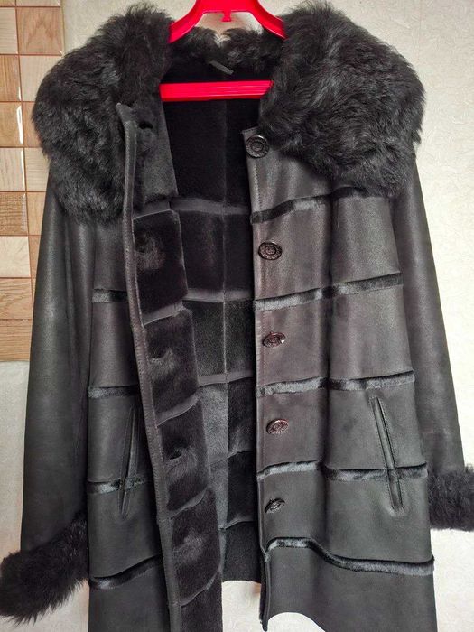 Продам женскую дубленку, свою, производство Италия