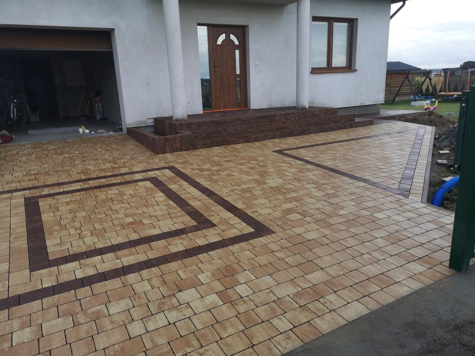 Układanie kostki brukowej, Montaż Ogrodzen z pustaków łupanych