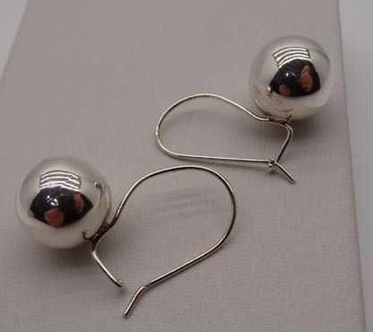 Srebrne wiszące kolczyki kulki 1,31 cm.